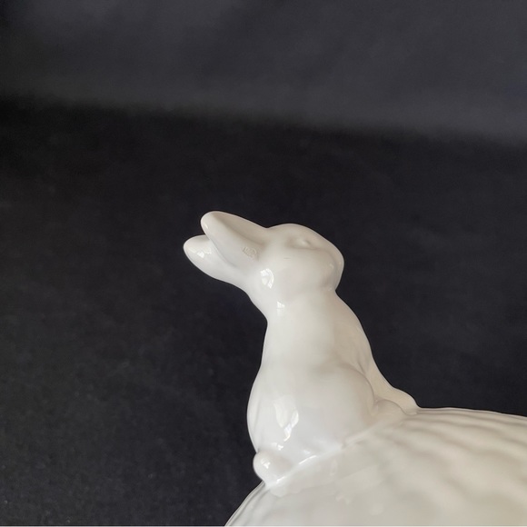 Egg Shaped Canister with Bunny on top - Basket Weave - Picture 4 of 8